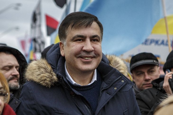 Господин президент: Саакашвили объявил голодовку в тюрьме, где его «полюбили» надзиратели