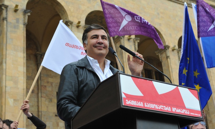 «Каждый раз обещает вернуться»: политолог о прилете Саакашвили в Грузию