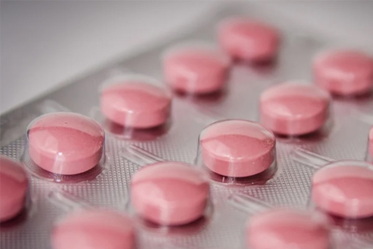 «Прекращайте!»: Мясников назвал болезни, при которых нельзя пить антибиотики