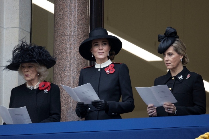«Королева разочарована»: Кейт Миддлтон заняла место Елизаветы II на официальном мероприятии