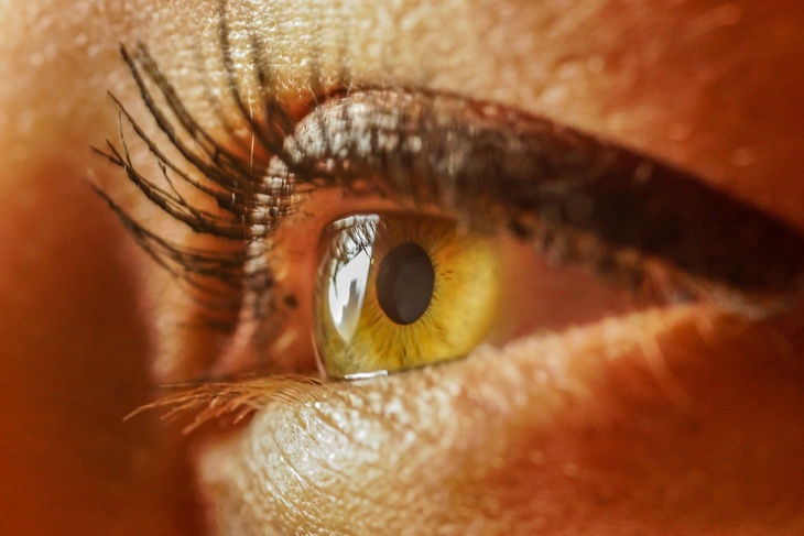  «Вызывают рак»: офтальмологи рассказали об опасности наращенных ресниц