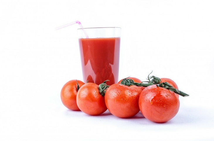 Врач развеяла миф о пользе томатного сока при коронавирусе
