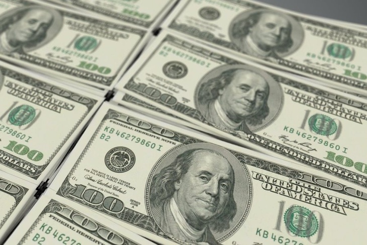 Пора скупать доллары: финансовые аналитики пророчат «американцу» новый скачок вверх