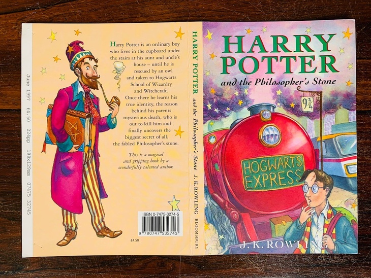 Первое издание «Гарри Поттера» ушло с молотка почти за полмиллиона долларов 