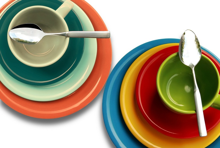 Диетолог из Турции рассказала, как цвет посуды связан с аппетитом