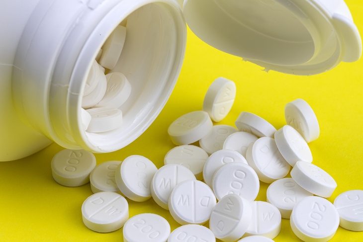 Таблетка для мучительной смерти: врач Мясников назван витамины, вызывающие рак легких 
