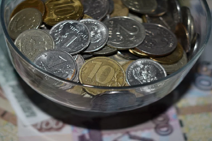 Эксперт: рубль начнет расти только после геополитической разрядки