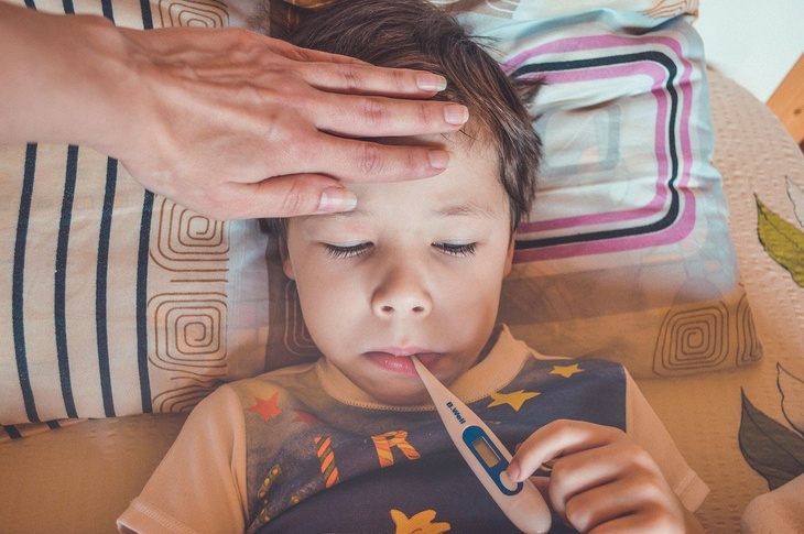 Педиатр объяснила, красная или белая лихорадка опаснее для ребенка