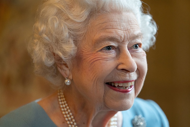 Ландыши, как в день коронации: Елизавета II празднует 70 лет со дня восшествия на престол