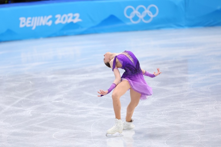 Видео: Камила Валиева филигранным прокатом вывела Россию в лидеры в командном турнире Олимпиады-2022