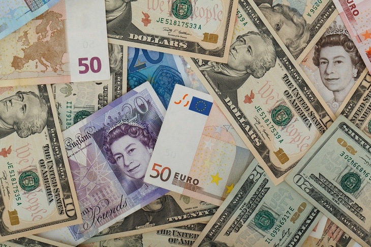 Уже в ближайшие недели: экономист раскрыл сценарий падения доллара до 74 рублей