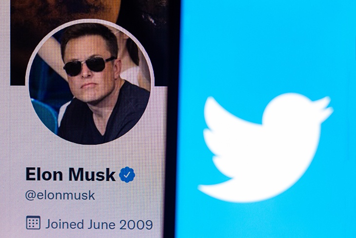 Сделка века: Twitter перешел в руки Маска и станет частной компанией