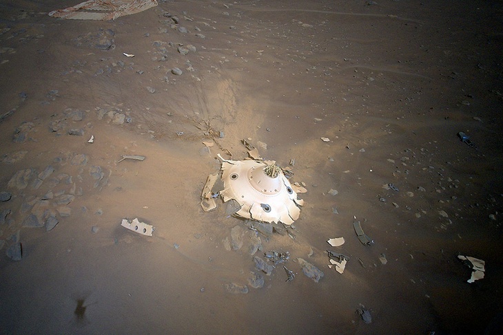 Mysterious Mars: Wreckage on Mars looks like smashed UFO belonging to aliens