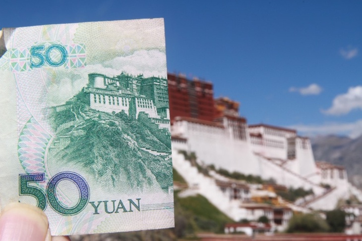 Купить, а потом просто смотреть на него: эксперт раскрыл два больших недостатка китайского юаня