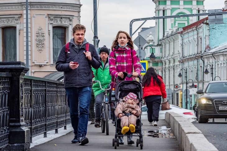 Обустроенность, медицина, экология: россияне рассказали, где в России хорошо жить с семьей