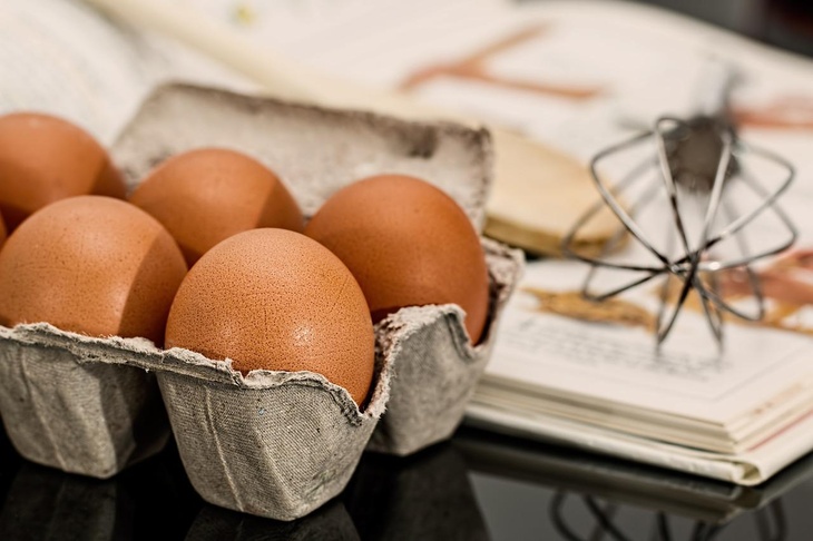 Диетолог назвала верный признак яйца с историей