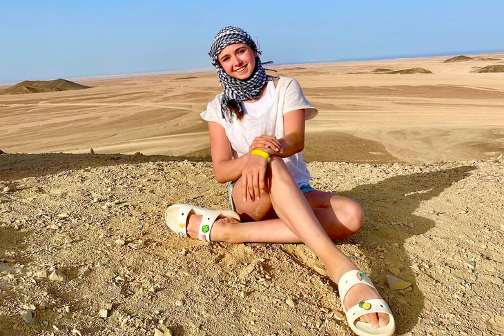 «Волочкова нервно курит»: Валиева шедеврально исполнила балетные движения в пустыне