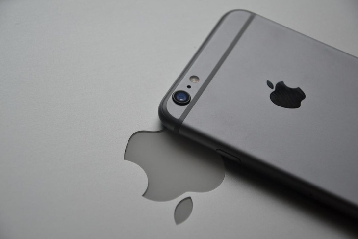 Танцы с бубнами: почему продажи Apple рухнули в три раза