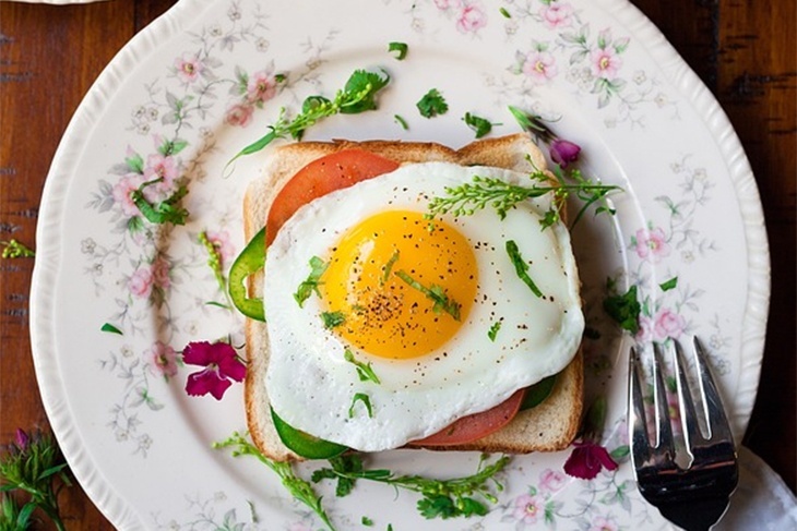 Норма — пол яйца в день: кардиолог рассказал, могут ли яйца повышать холестерин