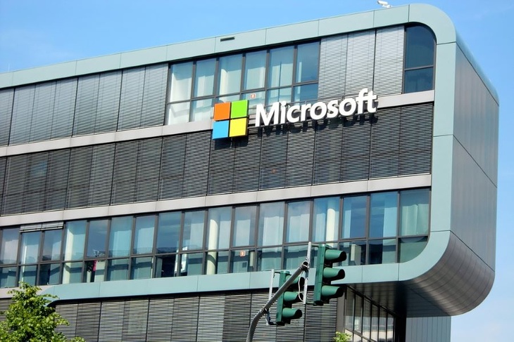 Аналитик назвал настоящую причину ухода Microsoft из России
