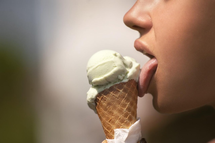 Диетолог пригрозила преждевременным старением любителям мороженого