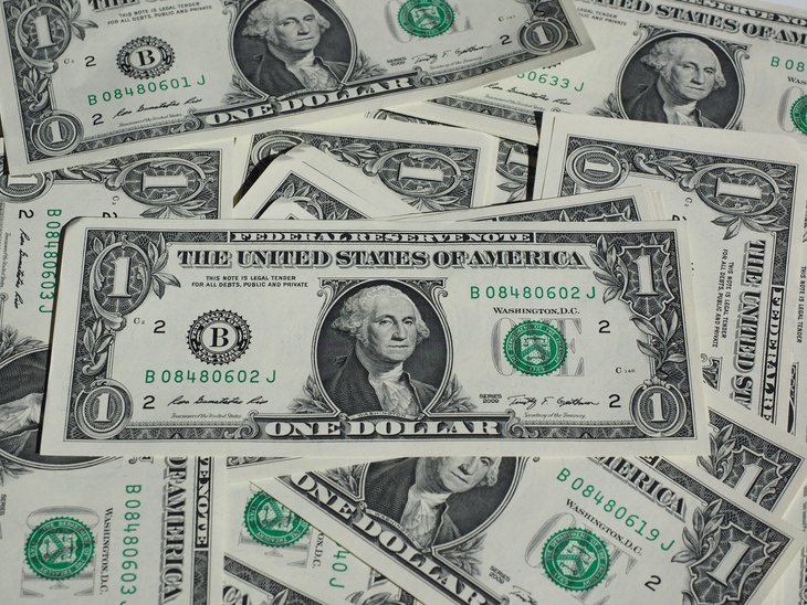 ЦБ РФ установил курс доллара в 61,96 руб. 4 июня - подробности