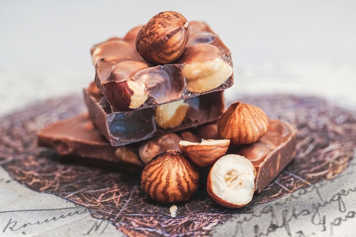 Диетолог Соломатина объяснила правильную технику поедания шоколада