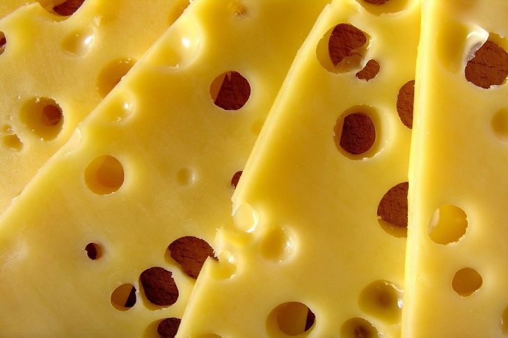 Эндокринолог предупредила об опасности переедания сыра