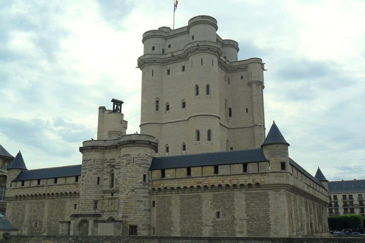 Абсурдным назван запрет туристам из РФ посещать Венсенский замок