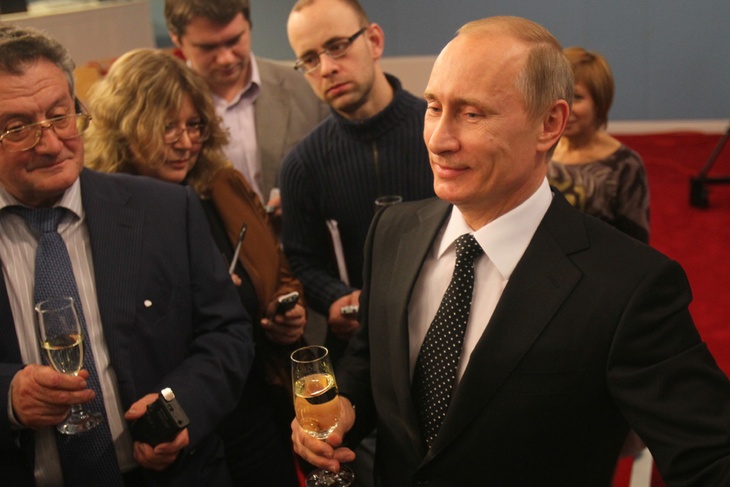 Владимир Путин с журналистами. 2010 год.