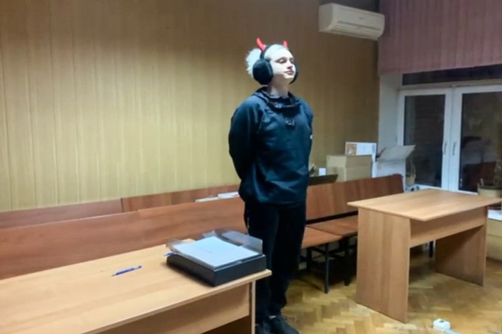 Блогера Некоглая, выложившего ролик с пародией на российского солдата в окопе, депортируют из страны